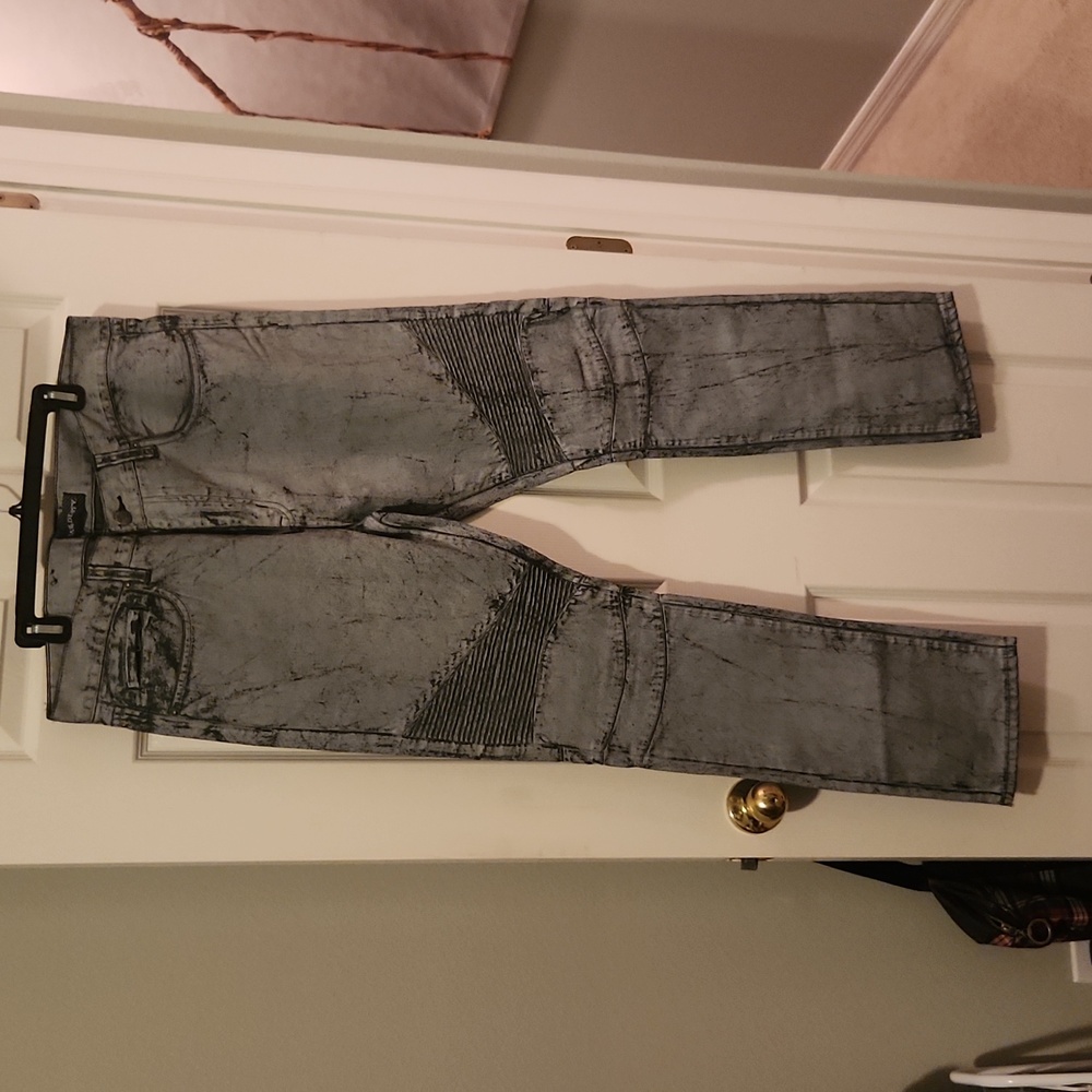 Raw & Dirty jeans